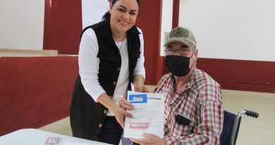 DIF Jalpa Entregó Tarjetones y Credenciales A Personas Con Discapacidad