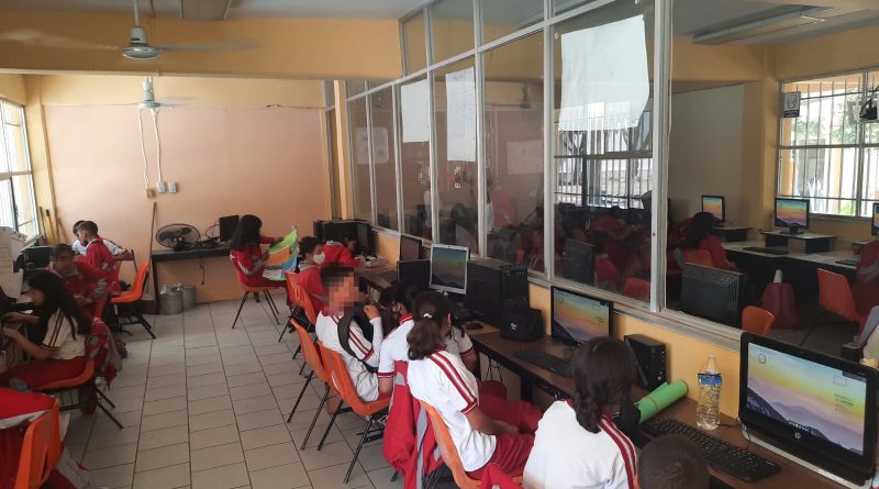 La Escuela Secundaria Técnica 46 en Jalpa, se actualiza a Escuelas Linux 8.1