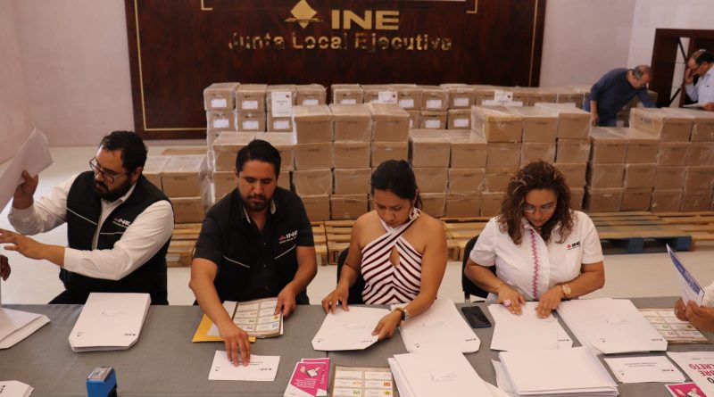 Recibe INE Zacatecas la Lista Nominal para casillas e integra los sobres para voto de personas en prisión preventiva