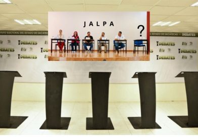 “Debate en Jalpa: Restricciones y Ausencias Desafían la Democracia”