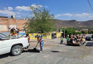 Realizan trabajos de bacheo en diversas zonas de Jalpa
