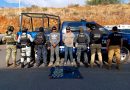 Detienen Fuerzas de Seguridad a dos masculinos con cargadores y probable droga