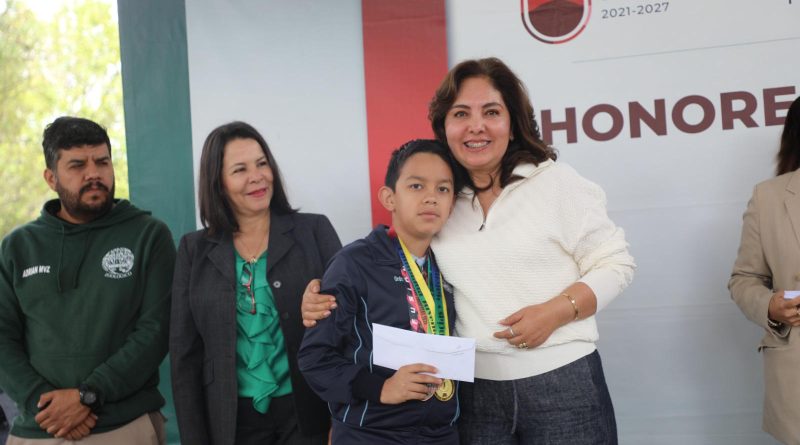 Entrega SEDIF apoyos económicos a familias zacatecanas para solventar gastos médicos, funerarios y educativos