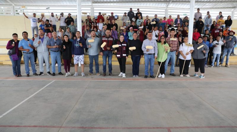 Cumple Gobernador David Monreal a la telesecundaria Leona Vicario, de Río Grande