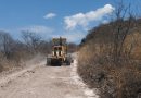 Realizan mantenimiento de camino rural hacia El Llano en Apozol