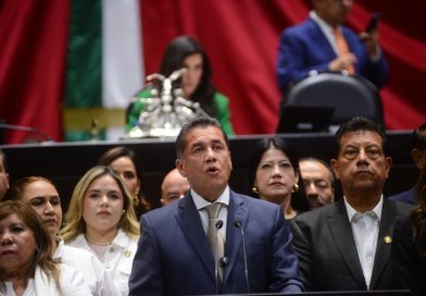 CARLOS PUENTE SALAS PROPONE GARANTIZAR ACCESO A JÓVENES A CANDIDATURAS A CARGOS DE ELECCIÓN POPULAR