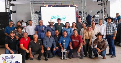 Calvillo celebra al magisterio con reconocimientos, premios y rifas