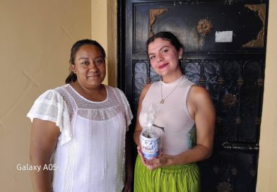 Edil Gabriela Arellano reconoce labor de maestras y maestros de Apozol