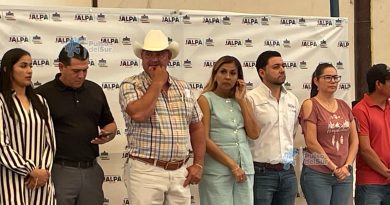 Jalpa refuerza servicios municipales con entrega de patrulla, camión recolector, contenedores, uniformes y apoyos al campo