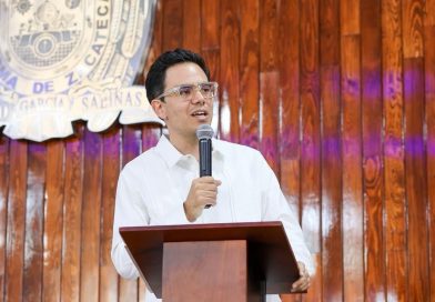 Reconoce Secretario General de Gobierno, Rodrigo Reyes Mugüerza, aportaciones de la psicología a la sociedad