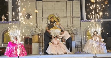 Coronan a Arantza I y María José e inauguran las fiestas patronales de San Antonio de Padua en Jalpa