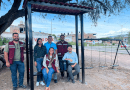 Instalan bancas para espera de transporte en comunidades de Apozol