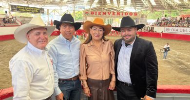 Gobierno estatal entrega reconocimiento Mérito Migrante al Centro Social y Cultural Zacatecano de la CDMX