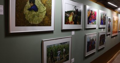 Inauguran en el Museo Zacatecano la exposición fotográfica Diario de campo: Crónicas del Hikuri Neixa, de Othoniel González