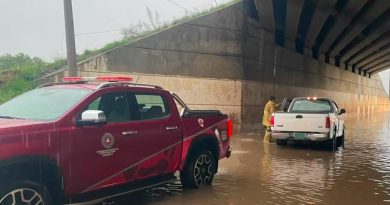 Protección Civil auxilia a familias y conductores tras fuertes lluvias en Zacatecas