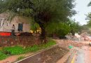 Atienden derrumbes en la carretera federal tras fuerte lluvia en Apozol