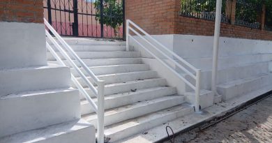 Complementan techumbre de San Isidro con bancas y pasamanos