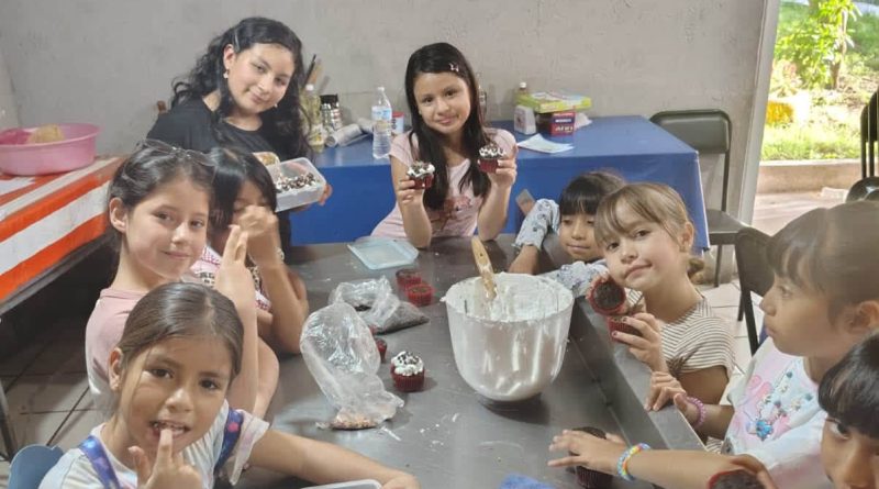 Taller de repostería impulsa creatividad y aprendizaje durante el verano en Tabasco