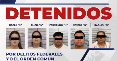 Cateos simultáneos en Tabasco dejan cinco detenidos; aseguran arma de uso exclusivo y presunta droga