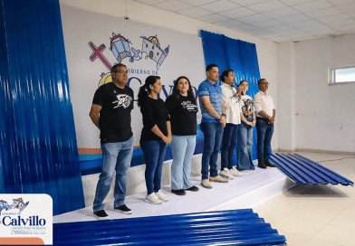 Entregan láminas a familias de Calvillo para mejorar sus viviendas