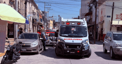 Persona adulta mayor resulta lesionada tras percance vial en el centro de Jalpa