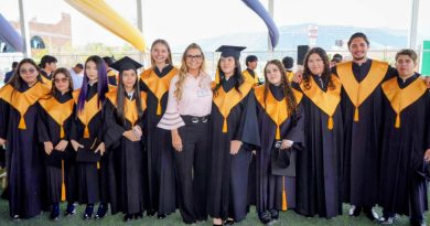 Con educación y transformación, Julia Olguín apadrina a la generación 2026 en Jalpa