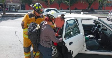 Choque por alcance entre taxi y camioneta moviliza a cuerpos de emergencia en el bulevar López Mateos