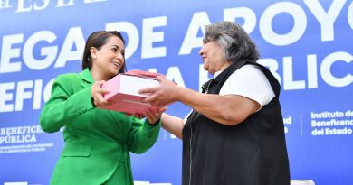 Tere Jiménez entrega más de mil apoyos de la Beneficencia Pública