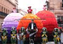 Muñecas gigantes dan vida al inicio del 23 Festival de Teatro de Calle 2026