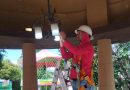 Realizan mantenimiento de alumbrado público e instalan reflectores en la colonia Francisco I. Madero de Apozol