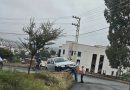 Vehículo termina sobre camellón tras salida de camino en Zacatecas