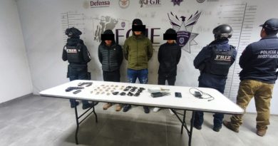Detienen a tres jóvenes de entre 20 y 24 años en Calera; llevaban armas, presunta droga e inhibidores de señal